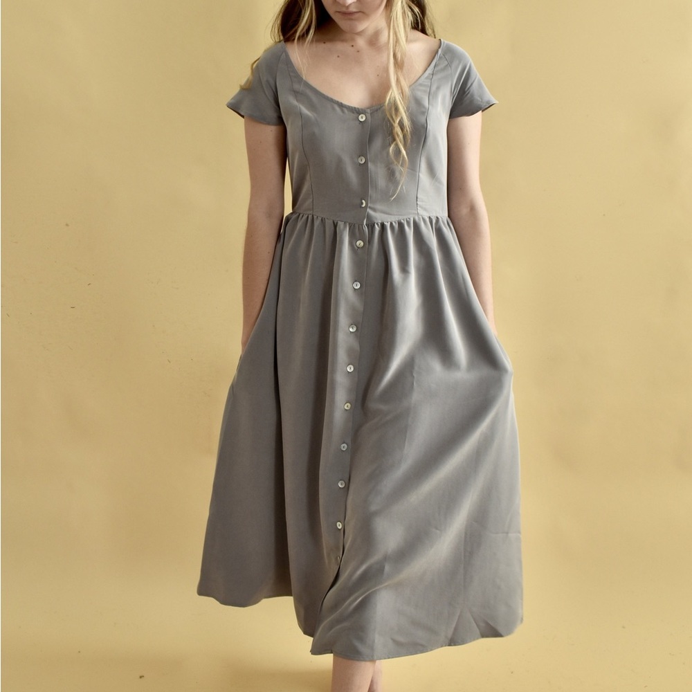 Altar Houseline Vicky Vale Dress in Fog gray button front